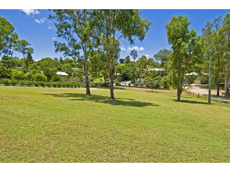 19 Castile, Edens Landing QLD 4207