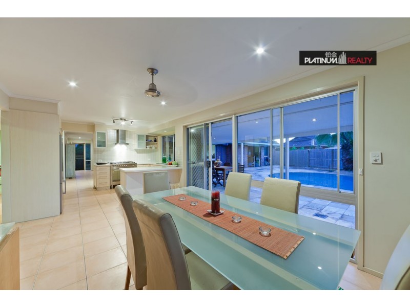 15 Compass Court, Mermaid Waters QLD 4218