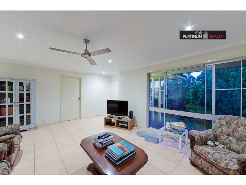 15 Compass Court, Mermaid Waters QLD 4218