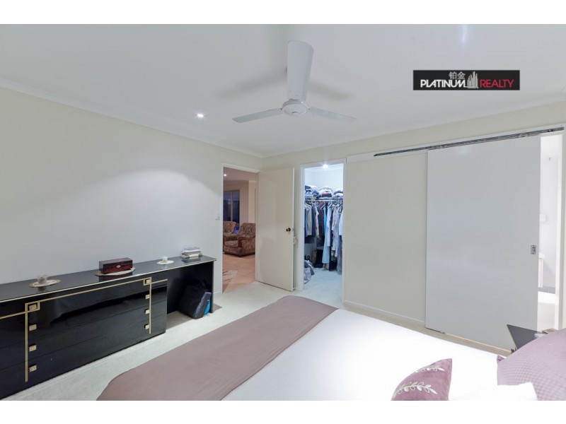 15 Compass Court, Mermaid Waters QLD 4218