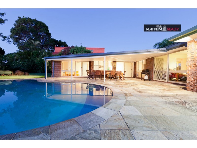 15 Compass Court, Mermaid Waters QLD 4218