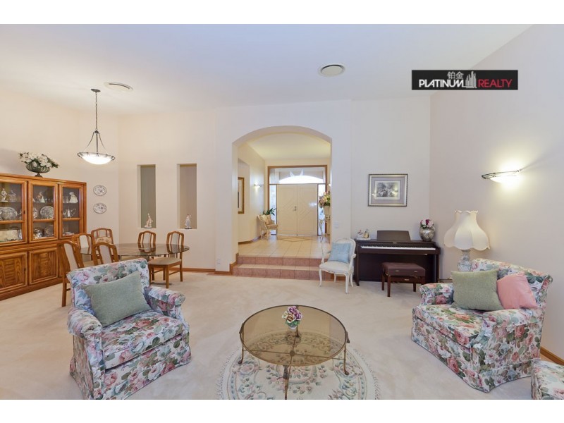 45 Ingles Circuit, Arundel QLD 4214