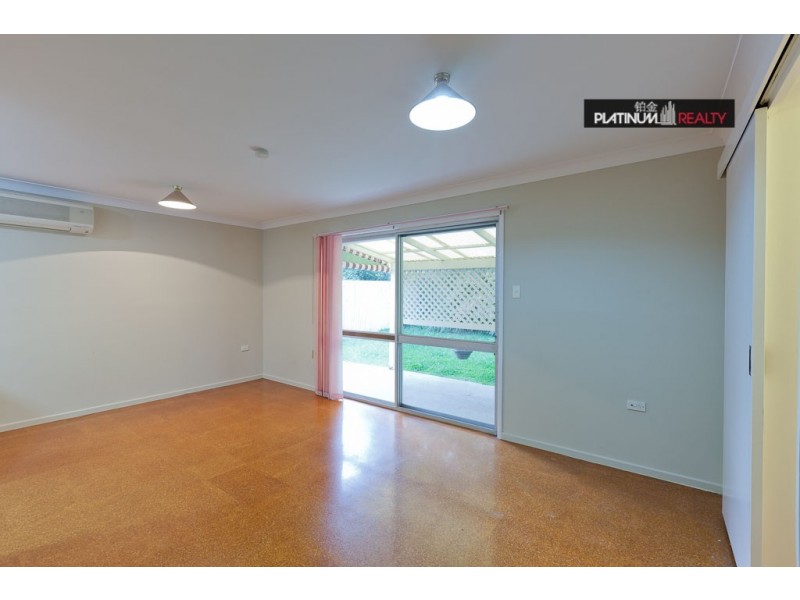 39 Rochester Drive, Mount Warren Park QLD 4207