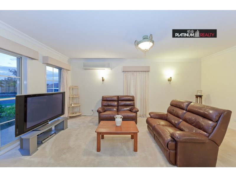 43 Ingles Circuit, Arundel QLD 4214