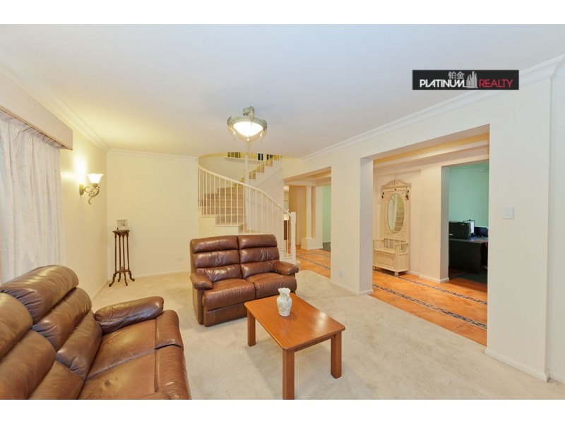 43 Ingles Circuit, Arundel QLD 4214