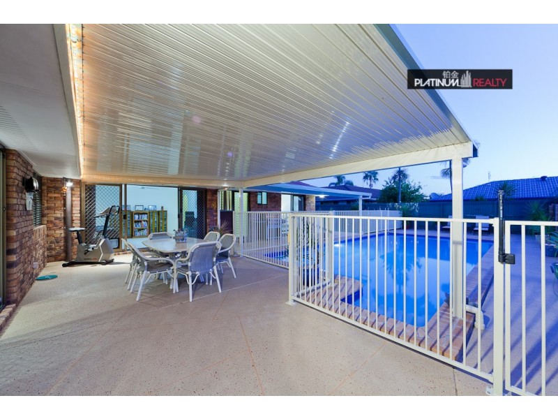 28 Intrepid Drive, Mermaid Waters QLD 4218