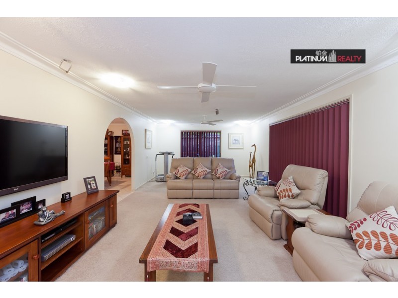 28 Intrepid Drive, Mermaid Waters QLD 4218