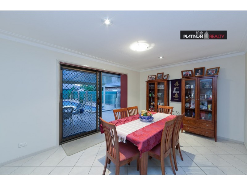 28 Intrepid Drive, Mermaid Waters QLD 4218