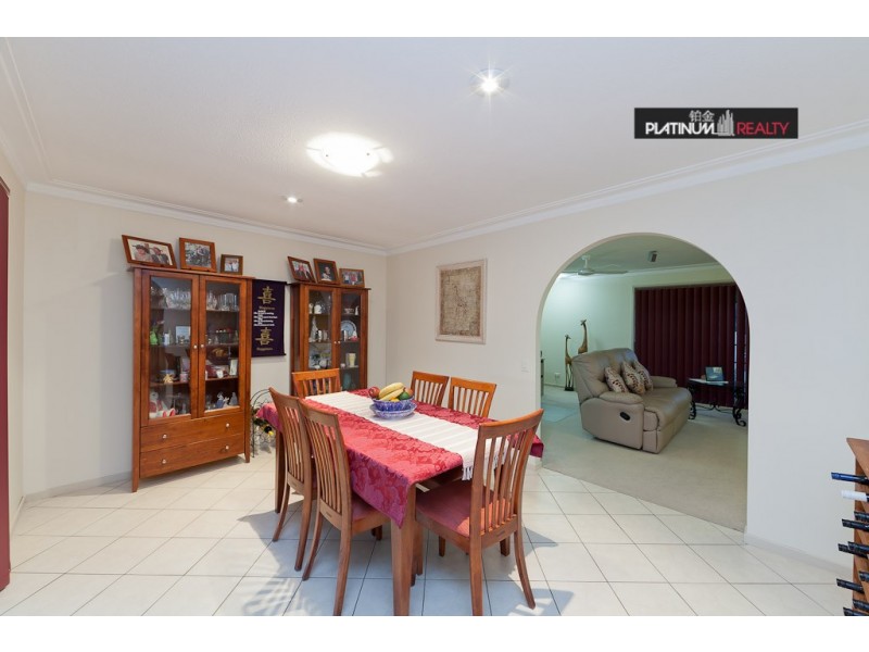28 Intrepid Drive, Mermaid Waters QLD 4218