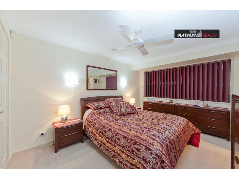 28 Intrepid Drive, Mermaid Waters QLD 4218