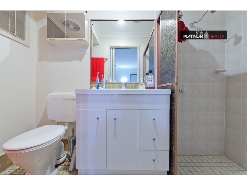 28 Intrepid Drive, Mermaid Waters QLD 4218