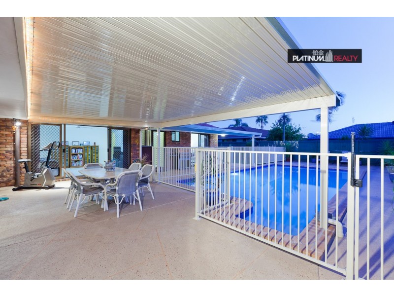 28 Intrepid Drive, Mermaid Waters QLD 4218