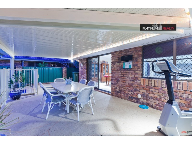 28 Intrepid Drive, Mermaid Waters QLD 4218