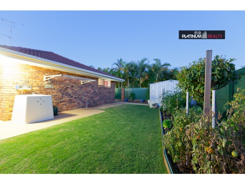 28 Intrepid Drive, Mermaid Waters QLD 4218