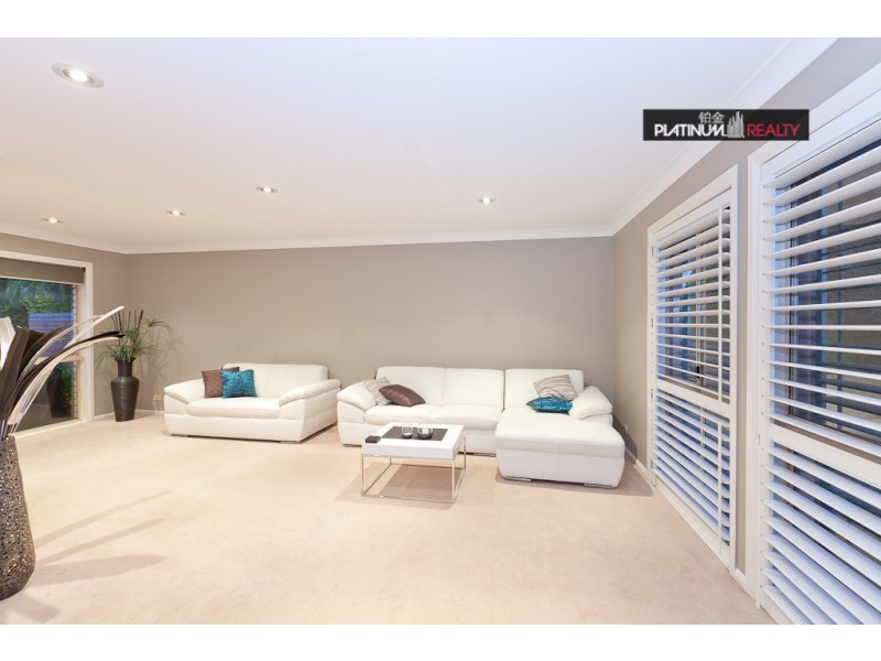 119 Santa Cruz Blvd, Clear Island Waters QLD 4226
