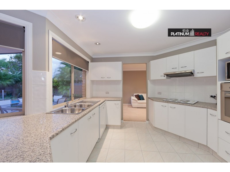 119 Santa Cruz Blvd, Clear Island Waters QLD 4226