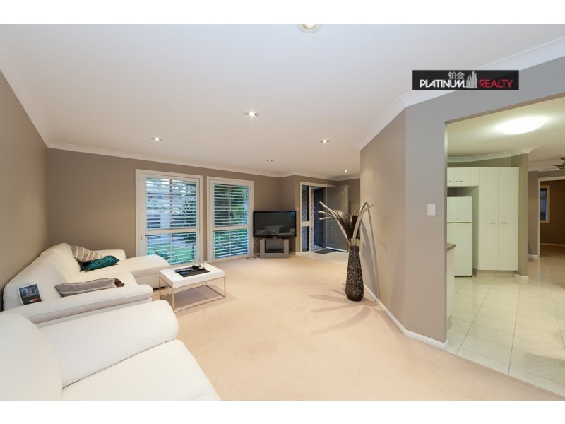 119 Santa Cruz Blvd, Clear Island Waters QLD 4226