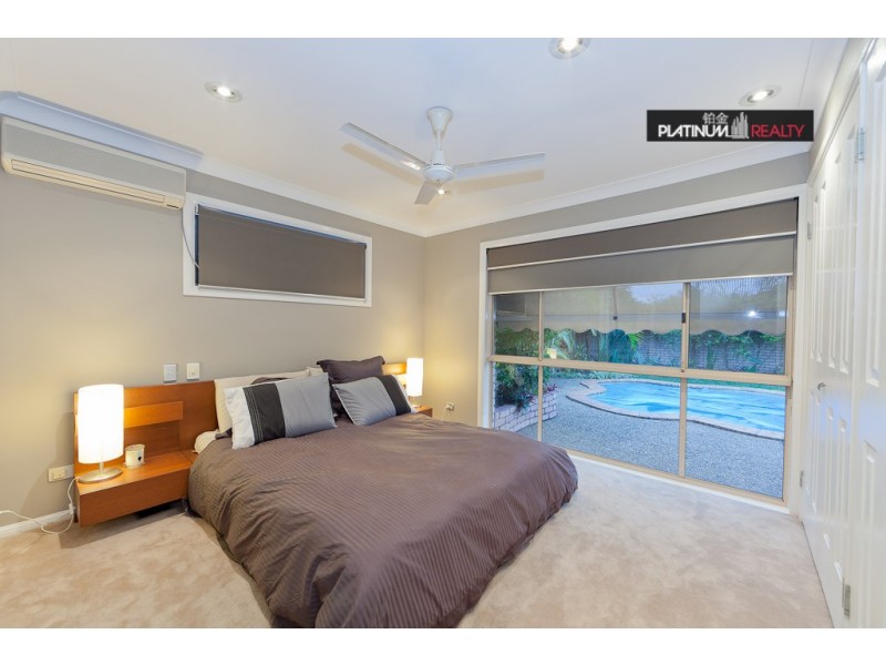 119 Santa Cruz Blvd, Clear Island Waters QLD 4226