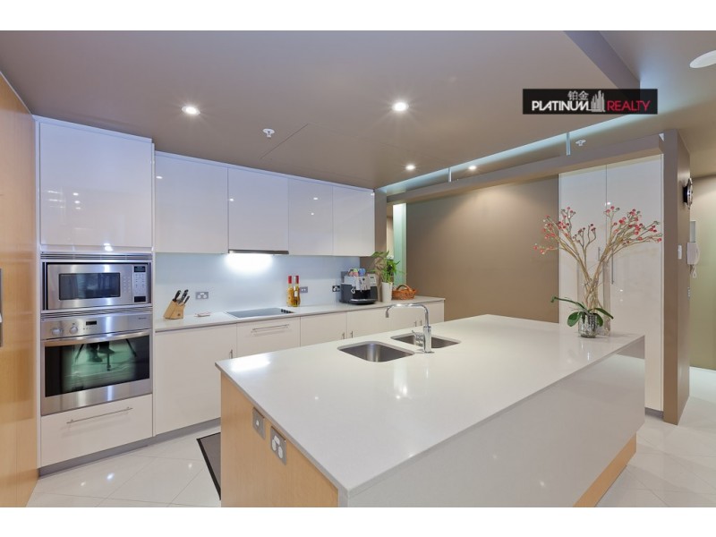 Broadbeach QLD 4218