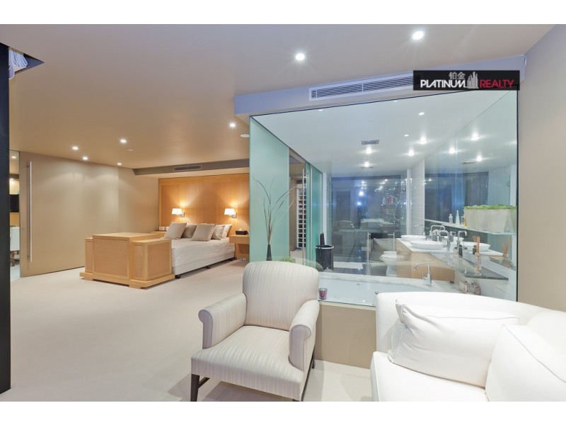 Broadbeach QLD 4218