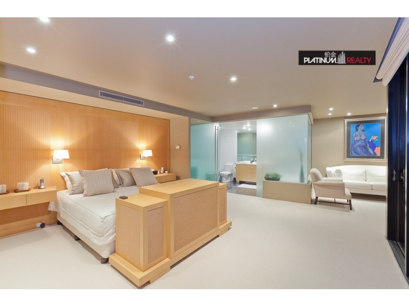 Broadbeach QLD 4218
