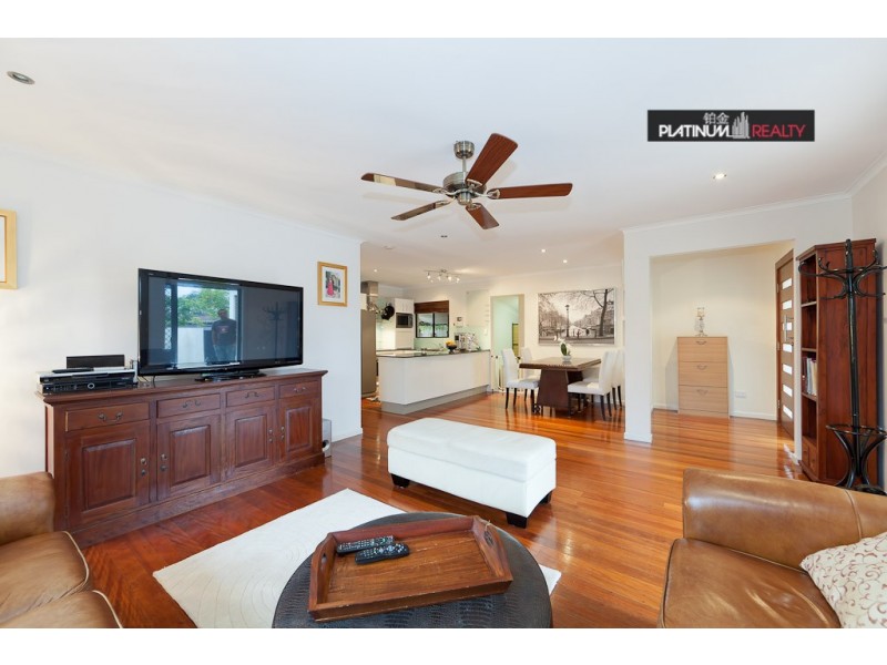 8 Coogeen Street, Sorrento QLD 4217