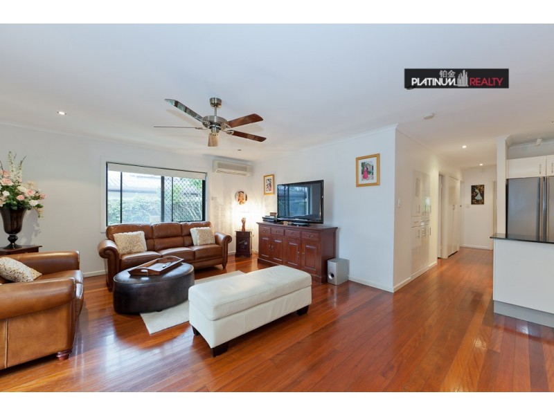 8 Coogeen Street, Sorrento QLD 4217