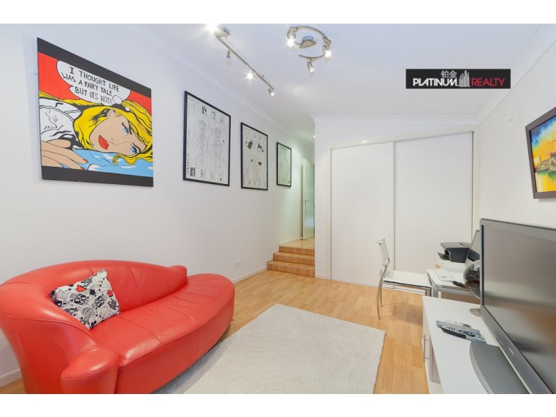 8 Coogeen Street, Sorrento QLD 4217