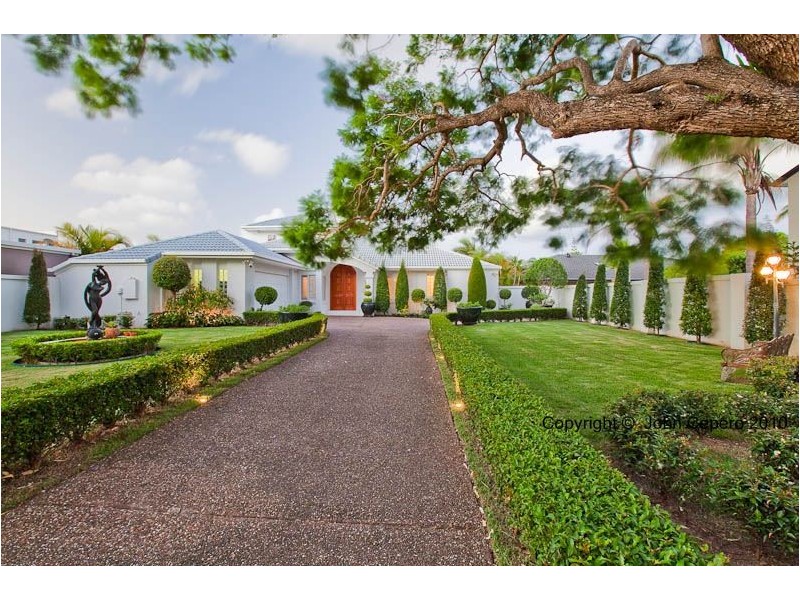 81 T E Peters Drive, Broadbeach Waters QLD 4218