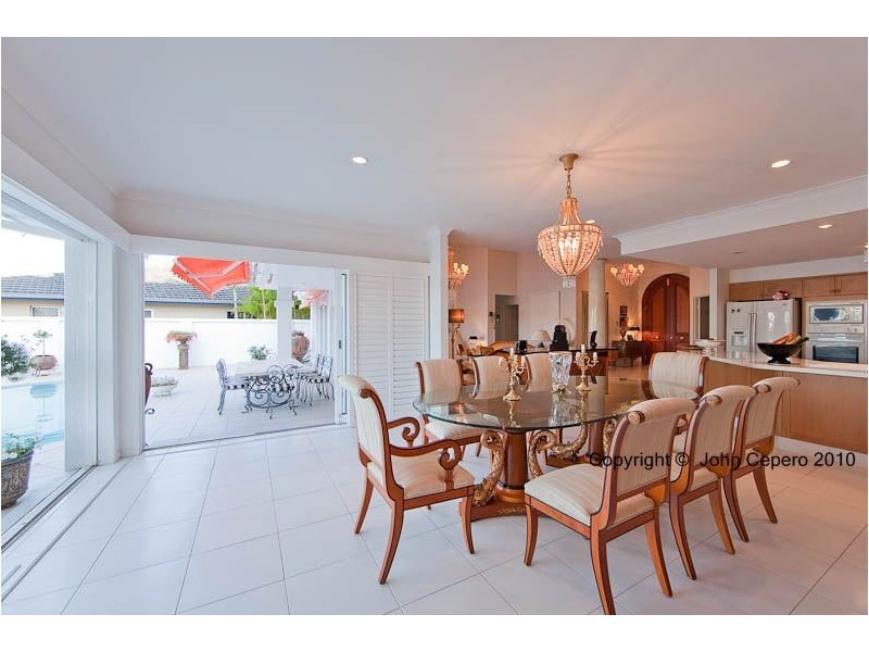 81 T E Peters Drive, Broadbeach Waters QLD 4218