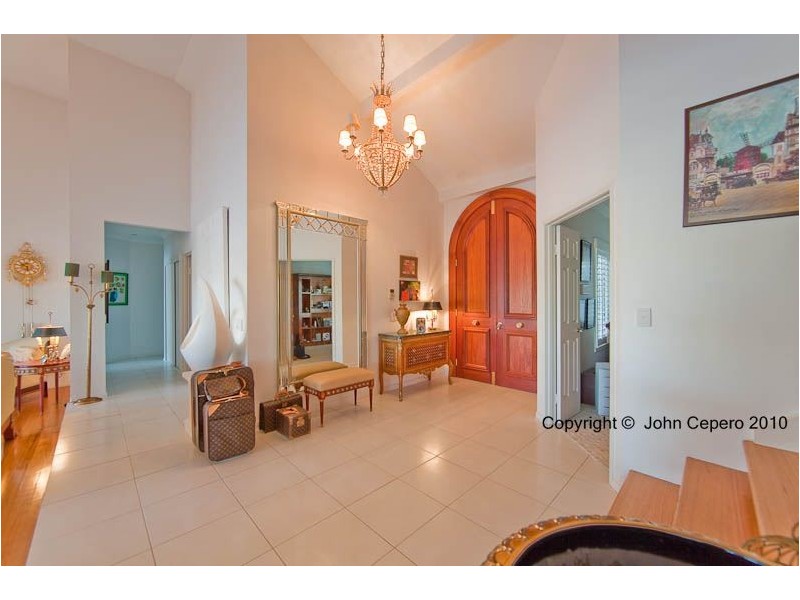 81 T E Peters Drive, Broadbeach Waters QLD 4218