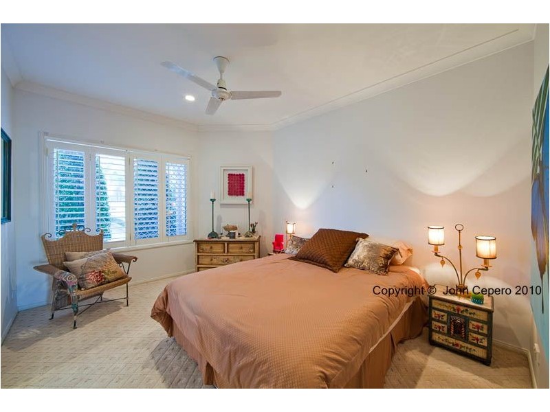 81 T E Peters Drive, Broadbeach Waters QLD 4218