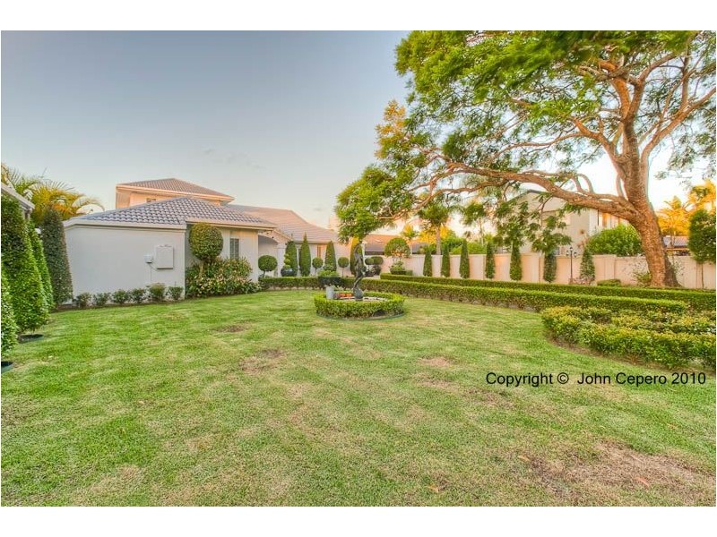 81 T E Peters Drive, Broadbeach Waters QLD 4218