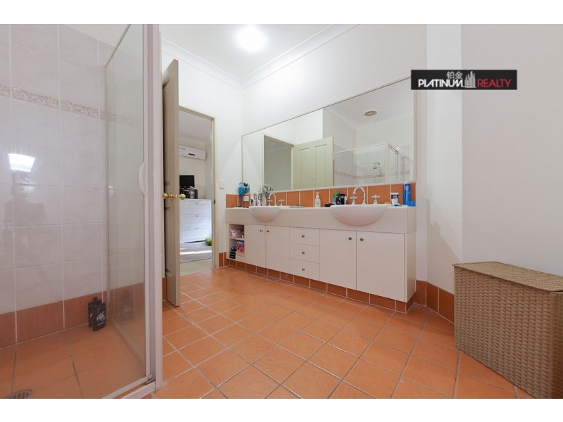 76a Brisbane Road, Labrador QLD 4215