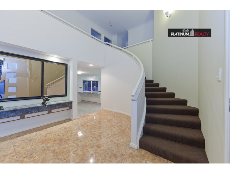 6 Key Biscayne, Clear Island Waters QLD 4226