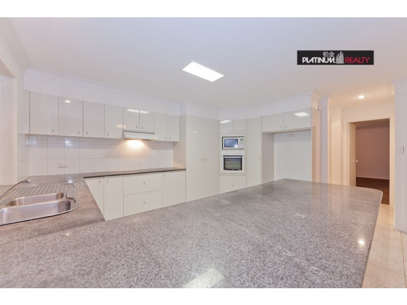 6 Key Biscayne, Clear Island Waters QLD 4226