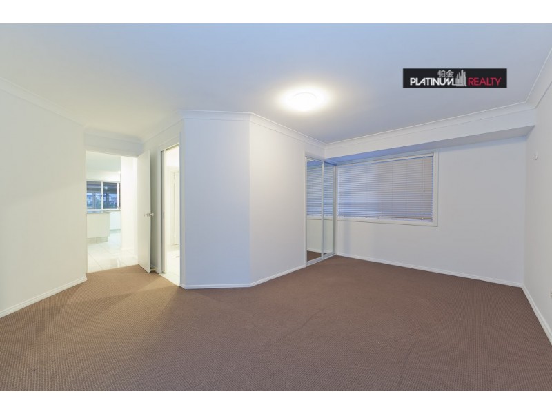 6 Key Biscayne, Clear Island Waters QLD 4226