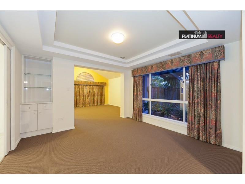 6 Key Biscayne, Clear Island Waters QLD 4226