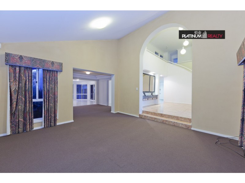 6 Key Biscayne, Clear Island Waters QLD 4226