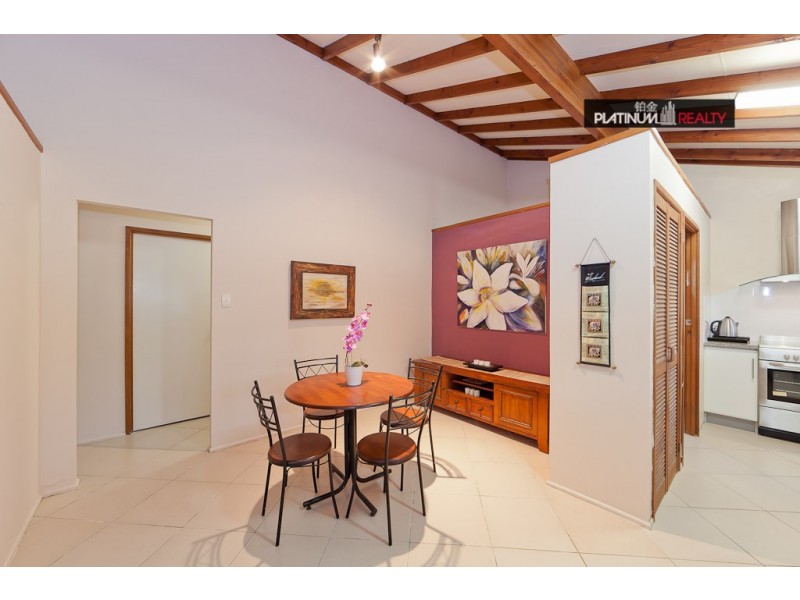 216 Cotlew Street, Ashmore QLD 4214