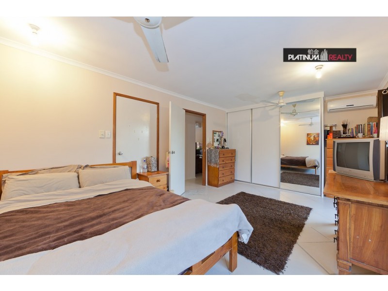 216 Cotlew Street, Ashmore QLD 4214