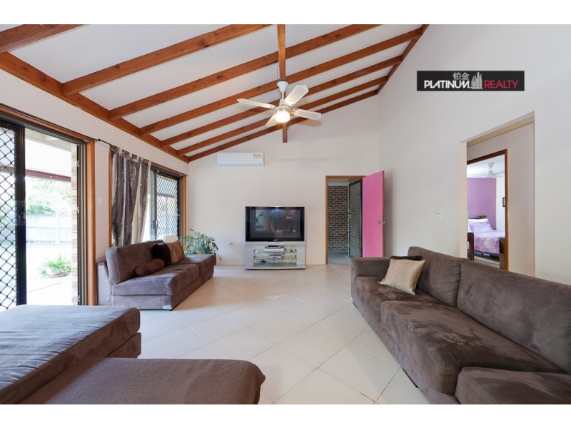 216 Cotlew Street, Ashmore QLD 4214