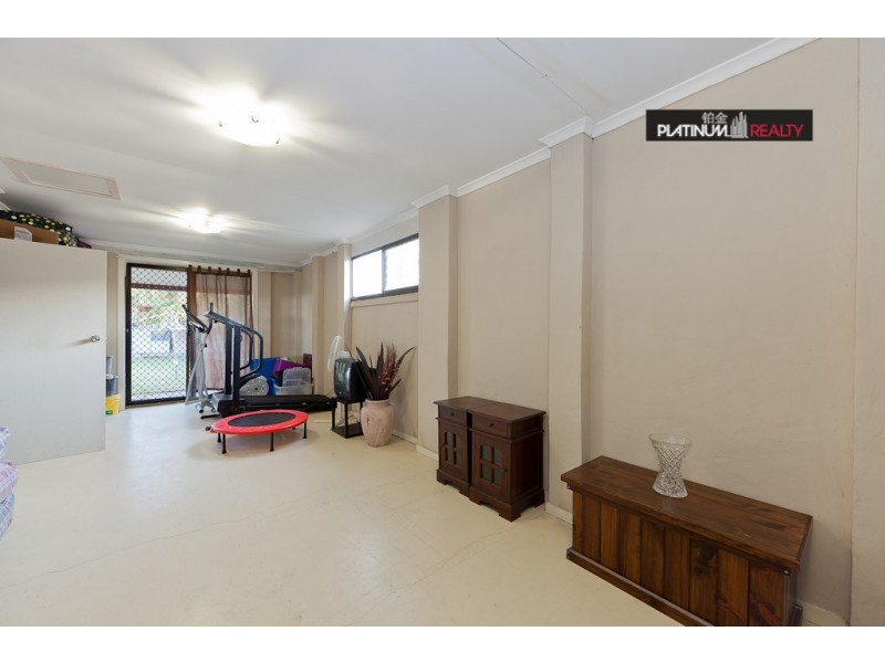 216 Cotlew Street, Ashmore QLD 4214