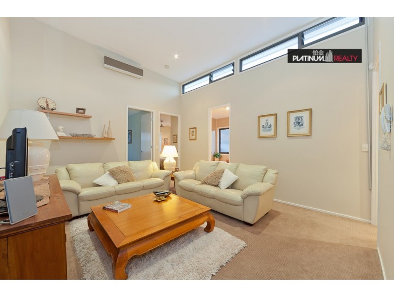 2/13 Wildwood Court, Bundall QLD 4217