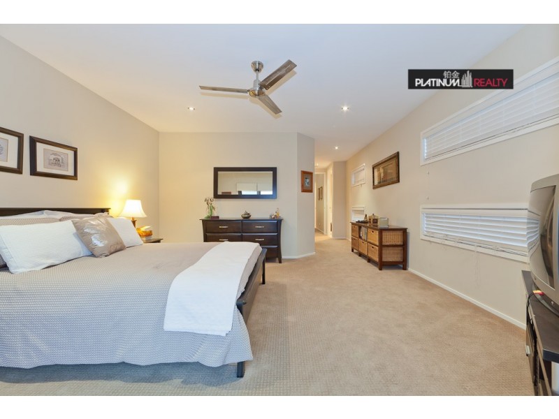 2/13 Wildwood Court, Bundall QLD 4217