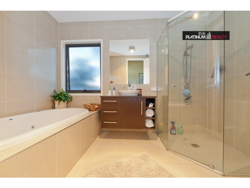 2/13 Wildwood Court, Bundall QLD 4217