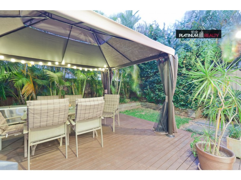 2/13 Wildwood Court, Bundall QLD 4217