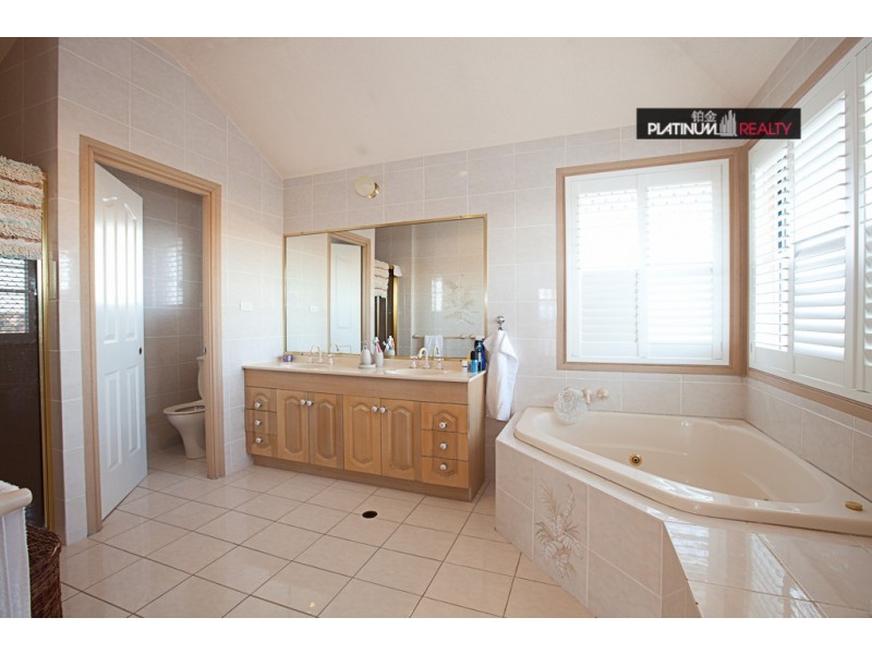 23 Allendale Entrance, Mermaid Waters QLD 4218