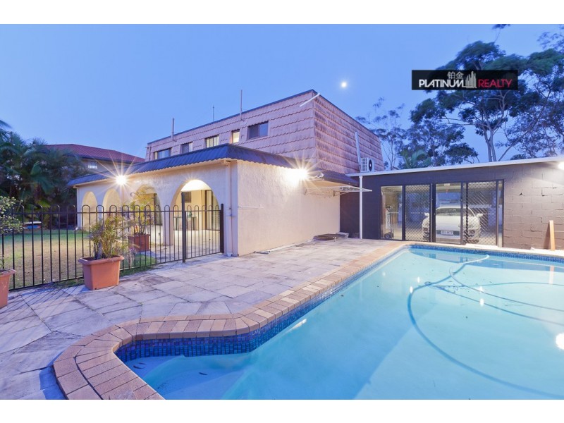 Broadbeach Waters QLD 4218