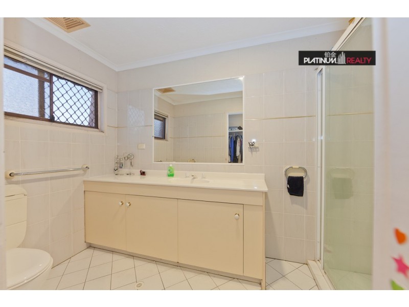 Broadbeach Waters QLD 4218